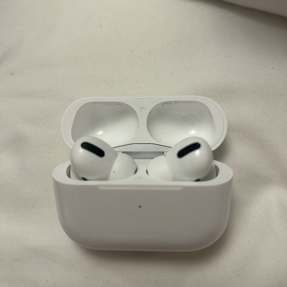 Apple Other - Air Pod Pros - like new